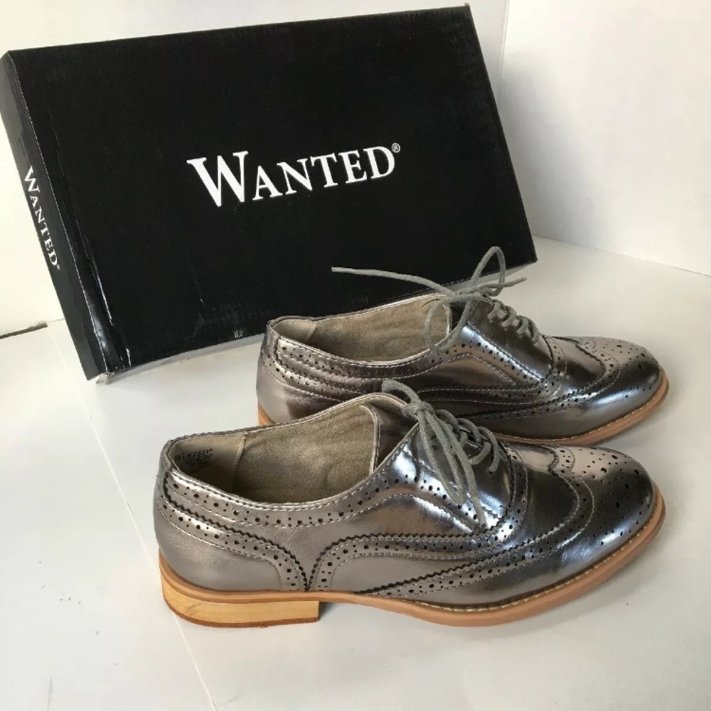 Wanted Babes Metallic Silver Oxfords Womens
